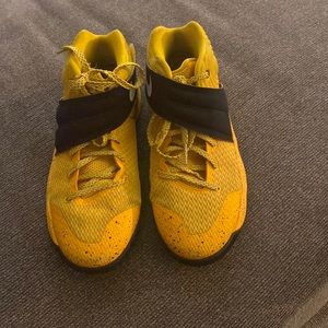 Kyrie Irving School Buses basketball shoes